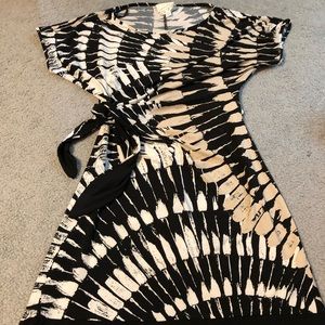 Donna Morgan Maternity Dress - Size Small